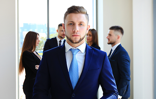 포토 JPG 해외이미지 서양인 응시 여자 남자 회사 정장 여러명 상반신 성인 앞모습 옆모습 비즈니스맨 비즈니스우먼 성인만 해외포토 외국인 시선 옷 뷰포인트 다수 비즈니스 사람 직장인 파일형식 이미지허브