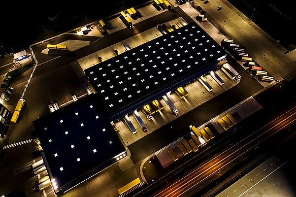 포토 JPG 해외이미지 공원 산업 도로 비즈니스 교통시설 자동차 안테나 사람없음 건물 트럭 화물 도시 센터 역 상품 정상 주식 컨테이너 창고 상업 머리위 지역 트랙터 수납 짐차 무거움 트레일러 물류 슈퍼마켓 드론 분배 수입 터미널 해외포토 건축물 공공시설 길 육상교통 교통 통신 금융 상점 운송업 무게 농기계 시설 특수차량 파일형식 이미지허브