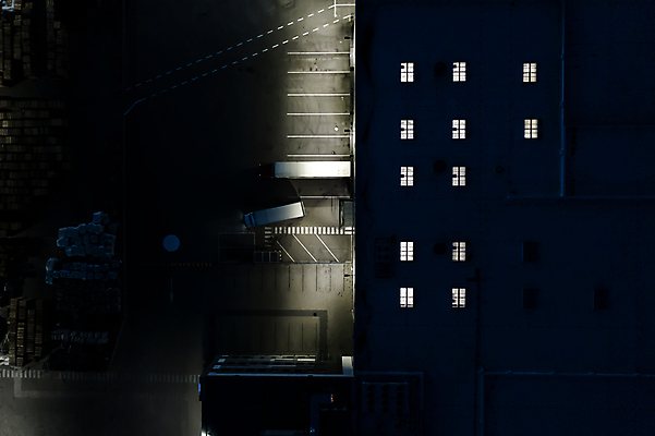 포토 JPG 해외이미지 산업 도로 비즈니스 교통시설 안테나 사람없음 건물 화물 상품 야간 주식 교차로 창고 상업 머리위 지역 트랙터 수납 짐차 무거움 트레일러 슈퍼마켓 수입 조감도 터미널 해외포토 자연요소 건축물 길 교통 통신 자동차 금융 상점 운송업 무게 농기계 시설 특수차량 파일형식 이미지허브