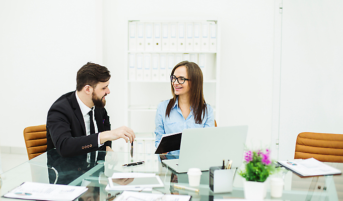 포토 JPG 해외이미지 직업 종이 음료 돈 비즈니스 사업가 통신 성공 회의 협력 악수 함께함 두명 노트북 사무실 업무 작업 발표 그룹 결과 계획 토론 계약 보고서 리더 문서 변호사 진행 경영 지원 브레인스토밍 해외포토 컨셉 사람 손짓 전자제품 재산 파일형식 이미지허브