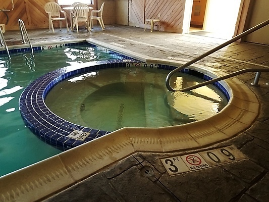 포토 JPG 해외이미지 난간 휴식 수영장 따뜻함 사람없음 내부 물 운동 수영 젖음 뜨거움 철책 해외포토 자연요소 컨셉 건강 수상스포츠 파일형식 이미지허브