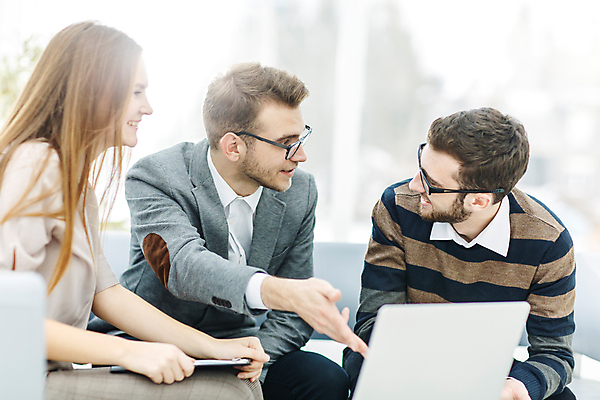 포토 JPG 해외이미지 직업 문화 백그라운드 컨셉 패턴 회사 비즈니스 통신 성공 협력 설계 악수 함께함 사람 성인 세명 금융 사무실 정보 대기 업무 비즈니스맨 자신감 계획 군중 동료 직원 계약 경영자 리더 지원 반복 해외포토 남자 감정 무늬 관계 손짓 경제 작업 직장인 파일형식 이미지허브
