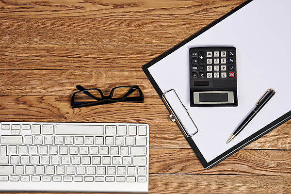 포토 JPG 해외이미지 안경 비즈니스 사람없음 펜 사무용품 계산기 키보드 오브젝트 서류판 해외포토 잡화 문구용품 필기구 장비 파일형식 이미지허브