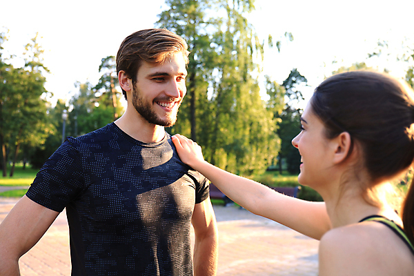 포토 JPG 해외이미지 백인 라이프스타일 커플 여자 남자 행복 함께함 미소 상반신 성인 야외 두명 조깅 햇빛 맑음 활발 잡기 마라톤 달리기선수 성인만 해외포토 서양인 감정 컨셉 관계 모션 날씨 표정 사람 경기 생활 운동 태양 육상스포츠 육상선수 파일형식 이미지허브