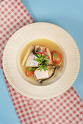 포토 JPG 해외이미지 전통 접시 조각 토마토 채소 태국 고추 탁자 파슬리 건강 육류 어류 요리 동양인 사람없음 빨간색 초록색 파란색 식사 저녁식사 흰색 시골 신선 뜨거움 사발 맛 수프 허브 해산물 향신료 매움 라임 후추 카레 점심식사 삶기 핸드메이드 맛있는 해외포토 식물 식기 아시아 음식 컬러 가구 컨셉 과일 식재료 인종 수중동물 사기그릇 향미료 파일형식 이미지허브