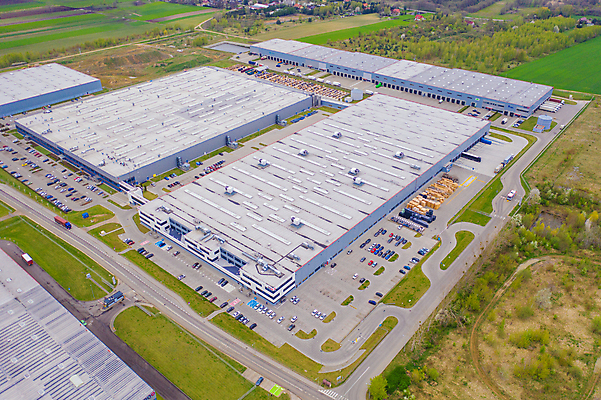 포토 JPG 해외이미지 공원 산업 도로 비즈니스 교통시설 자동차 안테나 사람없음 건물 트럭 화물 도시 센터 역 상품 정상 주식 컨테이너 창고 상업 머리위 지역 트랙터 수납 짐차 무거움 트레일러 물류 슈퍼마켓 드론 분배 수입 터미널 해외포토 건축물 공공시설 길 육상교통 교통 통신 금융 상점 운송업 무게 농기계 시설 특수차량 파일형식 이미지허브