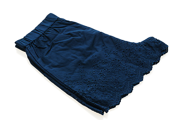 포토 JPG 해외이미지 디자인 드레스 옷 백그라운드 바지 새로움 사람없음 갈색 유행 검은색 흰색 직물 화려 우아함 오브젝트 고립 스타일 해외포토 컬러 컨셉 하의 파일형식 이미지허브