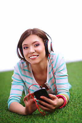 포토 JPG 해외이미지 학생 라이프스타일 공원 여자 음악 백그라운드 밭 모바일 휴식 주택 건강 한명 미소 사람 잔디 성인 야외 10대 초록색 여름 평화 정원 헤드폰 봄 꿈 듣기 자유 닫기 청각 거짓말 무료 해외포토 식물 1 계절 공공시설 컬러 음향기기 컨셉 농업 모션 청소년 문화예술 표정 건물 생활 파일형식 이미지허브