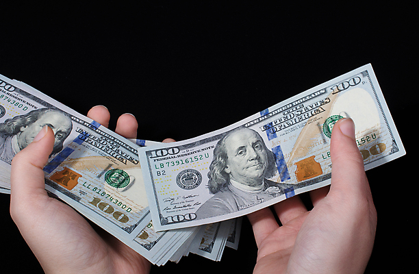 포토 JPG 해외이미지 손 지폐 들기 신체부위 달러 해외포토 돈 모션 사람 파일형식 이미지허브