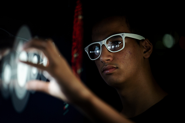 포토 JPG 해외이미지 직업 손 남자 컨셉 인터넷 비즈니스 미래 주택 기술 한명 컴퓨터 디지털 스크린 자료 웹 터치 정보 가리킴 비즈니스맨 네트워크 주식 연결 사이버 스마트 분석 시스템 클릭 온라인 설정 혁명 소프트웨어 인터페이스 자동 홀로그램 가상 가상현실 네트워킹 접근 AI_인공지능 해외포토 1 사람 손짓 건물 신체부위 금융 전자제품 직장인 파일형식 이미지허브