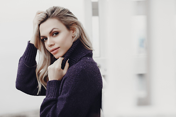 포토 JPG 해외이미지 백인 모델 라이프스타일 응시 드레스 계절 여자 행복 얼굴 바다 여행 자연 휴가 거리 한명 사람 성인 야외 파란색 태양 뷰티 섹시 유행 기쁨 자유 흰색 신선 도시 내추럴 스타일 해외포토 자연요소 서양인 1 시선 옷 감정 컬러 컨셉 생활 신체부위 생태계 파일형식 이미지허브