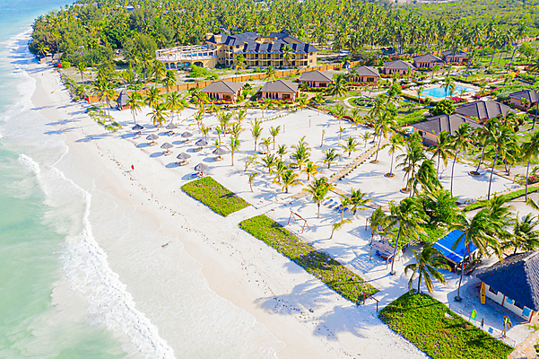 포토 JPG 해외이미지 주간 하늘 주택 해변 사람없음 야외 야자수 해안도시 해외포토 자연요소 나무 바다 건물 도시 파일형식 이미지허브