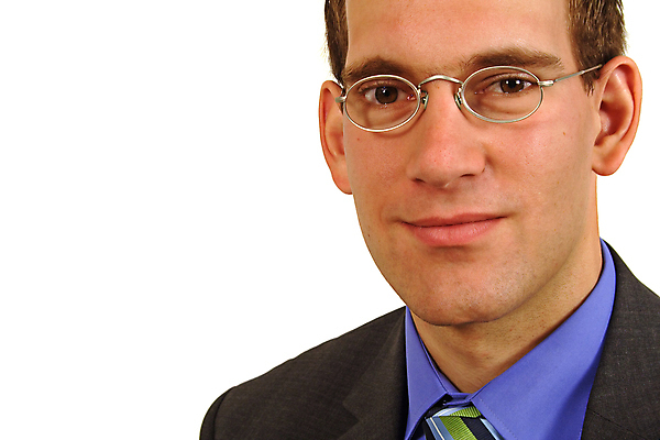 포토 JPG 해외이미지 백인 남자 유럽 안경 넥타이 한명 미소 정장 비즈니스맨 자신감 긍정 경영 고립 자극 해외포토 서양인 1 잡화 옷 감정 나라 컨셉 비즈니스 표정 사람 직장인 파일형식 이미지허브