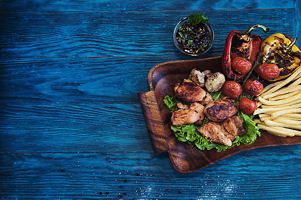 포토 JPG 해외이미지 방울토마토 실내 돼지고기 사람없음 하이앵글 감자튀김 나무배경 해외포토 뷰포인트 백그라운드 토마토 감자 육류 내부 튀김 파일형식 이미지허브