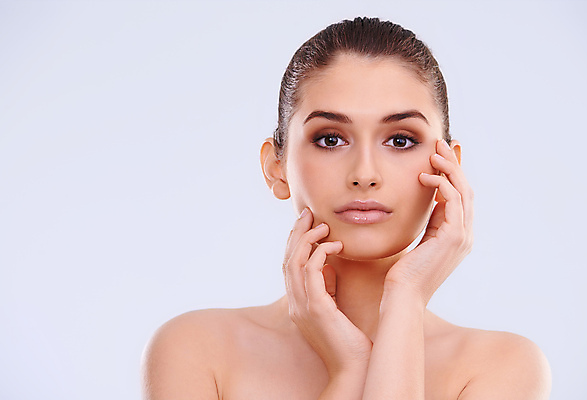 포토 JPG 해외이미지 모델 응시 여자 백그라운드 한명 손짓 상반신 성인 앞모습 뷰티 우아함 피부 성인여자한명만 카피스페이스 해외포토 1 시선 뷰포인트 컨셉 모션 사람 신체부위 공백 여자한명만 성인여자만 파일형식 이미지허브