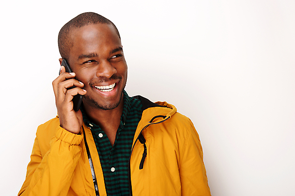 포토 JPG 해외이미지 모델 1 라이프스타일 손 응시 남자 행복 얼굴 벽 백그라운드 모바일 대화 한명 미소 웃음 사람 성인 가로 스마트폰 우주 검은색 듣기 흰색 표현 잡기 떨어짐 시원함 전화기 스마트 고립 해외포토 시선 감정 컬러 컨셉 모션 표정 말하기 생활 신체부위 핸드폰 스마트기기 파일형식 이미지허브