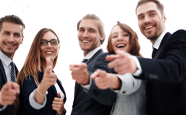 포토 JPG 해외이미지 서양인 여자 남자 협력 미소 정장 여러명 상반신 성인 가리킴 비즈니스맨 비즈니스우먼 동료 성인만 해외포토 외국인 옷 다수 비즈니스 관계 표정 사람 손짓 직장인 파일형식 이미지허브