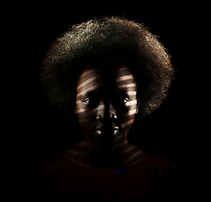 포토 JPG 해외이미지 모델 라이프스타일 헤어스타일 디자인 여자 얼굴 추상 건강 한명 미소 사람 인종 컬러풀 뷰티 유행 검은색 스파 어둠 화려 그리기 매끈함 야간 피부 피부관리 웨이브 얼룩말 쿠바 돌봄 완벽 브라질사람 해외포토 자연요소 1 컬러 컨셉 무늬 모션 표정 생활 신체부위 말_동물 감각 중앙아메리카 파일형식 이미지허브