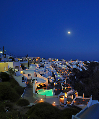 포토 JPG 해외이미지 하늘 조명 사람없음 야외 빛 달 야간 해안도시 산토리니 해외포토 자연요소 도시 그리스 파일형식 이미지허브