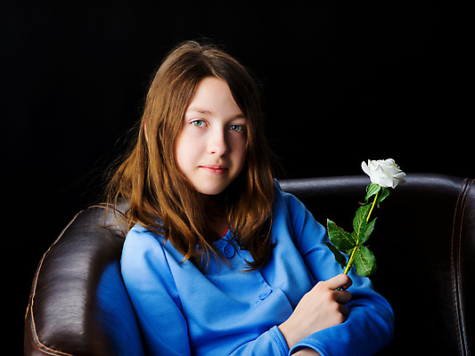 포토 JPG 해외이미지 백인 라이프스타일 손 드레스 여자 꽃 행복 감정 얼굴 어린이 꽃다발 꽃무늬 자연 천사 관리 한명 사람 야외 초록색 금발 뷰티 장미 유행 검은색 기쁨 벚꽃 흰색 아기 해외포토 서양인 식물 1 헤어스타일 옷 컬러 무늬 생활 신체부위 생태계 파일형식 이미지허브