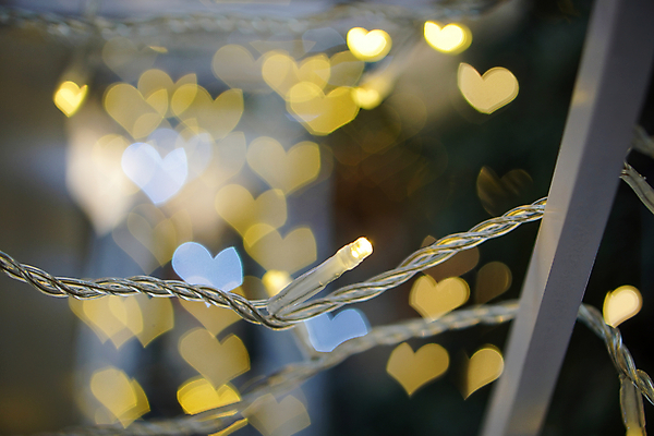 포토 JPG 해외이미지 디자인 백그라운드 크리스마스 휴가 아이디어 매달리기 사랑 사람없음 장식 빛 노란색 축제 어둠 램프 축하 황금 소프트포커스 보케 마법 빛망울 블러 엘리먼트 주도 해외포토 기념일 감정 컬러 컨셉 모션 조명 촬영기법 예절 파일형식 이미지허브