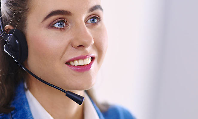 포토 JPG 해외이미지 백인 직업 여자 행복 얼굴 인터넷 비즈니스 사업가 통신 자연 한명 미소 사람 여름 스마트폰 컴퓨터 사무실 헤드폰 업무 도움 비즈니스우먼 센터 전화기 고객 서비스 컨설턴트 상담 텔레마케팅 부름 온라인 돌봄 운영자 지원 헬프 카피스페이스 해외포토 서양인 1 계절 감정 음향기기 컨셉 모션 표정 신체부위 전자제품 핸드폰 스마트기기 공백 작업 직장인 전문직 서비스업 생태계 파일형식 이미지허브