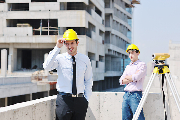 포토 JPG 해외이미지 남자 건축 건설업 상반신 성인 두명 앞모습 옆모습 카메라 팔짱 건설현장 잡기 비즈니스맨 엔지니어 안전모 건축가 주머니손 성인남자만 해외포토 직업 산업 뷰포인트 비즈니스 모션 사람 전자제품 직장인 기술자 헬멧 안전장비 남자만 성인만 파일형식 이미지허브