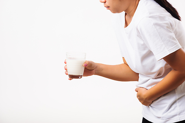 포토 JPG 해외이미지 여자 한명 들기 성인 옆모습 고통 우유 금지 흰색 잡기 질병 복통 해로움 성인여자한명만 유당불내증 해외포토 1 감정 뷰포인트 컬러 컨셉 의학 모션 유제품 사람 여자한명만 성인여자만 파일형식 이미지허브