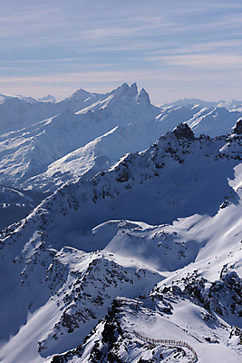 포토 JPG 해외이미지 주간 겨울 사람없음 야외 설원 눈 알프스 겨울풍경 눈덮임 해외포토 자연요소 계절 유럽 컨셉 날씨 눈_날씨 풍경 파일형식 이미지허브