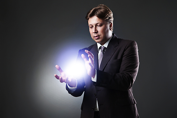 포토 JPG 해외이미지 손 남자 백그라운드 컨셉 비즈니스 전구 공 상상 성공 추상 미래 불꽃 아이디어 관리 한명 안전 사람 파란색 빛 세계 지구본 어둠 희망 힘 에너지 마술사 흰색 잡기 비즈니스맨 신비 기적 심볼 주기 보안 마법 광 신앙심 여의주 힘찬 해외포토 1 감정 컬러 무늬 모션 불 신체부위 마술 직장인 파일형식 이미지허브