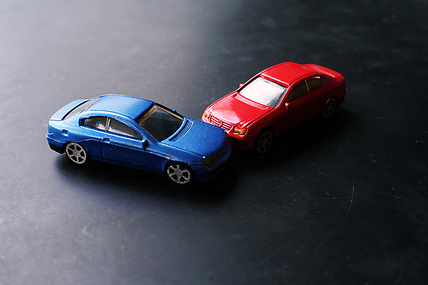 포토 JPG 해외이미지 모델 도로 백그라운드 컨셉 교통시설 자동차 거리 안전 사람없음 빨간색 파란색 장난감 금속 기계 손상 미니어처 운전 긴급 바퀴 고속도로 수리 위험 충돌 사건 오브젝트 속도 복고 타이어 충격 짐차 엔진 보험 모터 깨짐 범퍼 자동 트러블 해외포토 길 육상교통 컬러 교통 모션 재질 모형 시설 파일형식 이미지허브