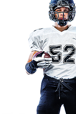 포토 JPG 해외이미지 직업 1 손 남자 스포츠 포즈 백그라운드 컨셉 공 놀이 전등 축구선수 건강 한명 사람 머리 우주 검은색 미식축구 축구 미국 어둠 힘 경쟁 경기장 장비 도전 게임 흰색 헬멧 근육질 달리기선수 착륙 쿼터백 플레이어 해외포토 컬러 북아메리카 스포츠시설 근육 조명 운동선수 신체부위 구기 보호장비 몸매 육상선수 파일형식 이미지허브