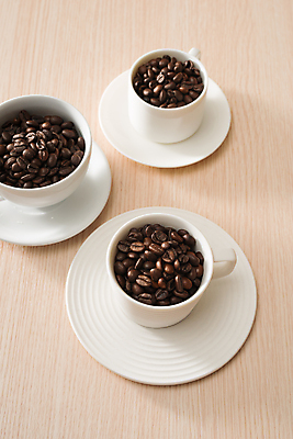 포토 JPG 해외이미지 티타임 실내 사람없음 원두 커피잔 담기 세잔 나무배경 해외포토 커피 백그라운드 모션 휴식 잔 3 내부 파일형식 이미지허브