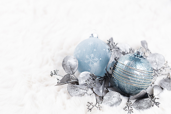 포토 JPG 해외이미지 잎 크리스마스 크리스마스용품 실내 사람없음 두개 흰배경 오너먼트 해외포토 식물 기념일 백그라운드 크리스마스장식 2 내부 흰색 용품 파일형식 이미지허브