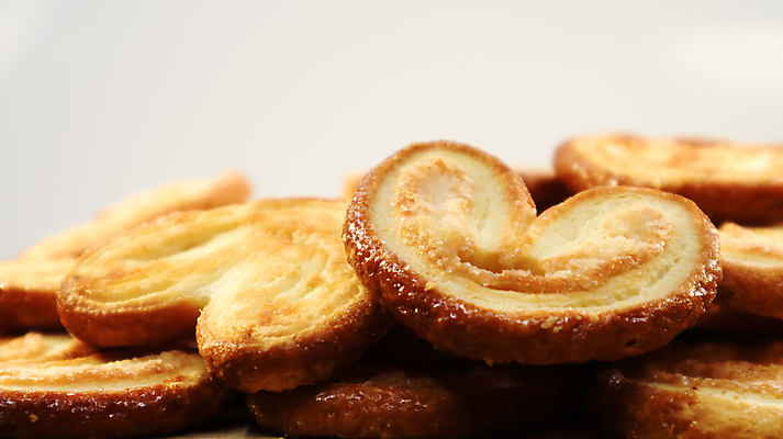 포토 JPG 해외이미지 모양 전통 음식 나비 백그라운드 디저트 코끼리 손바닥 요리 사람없음 갈색 쿠키 과자 주방 식사 빵집 하트 대접 신선 그룹 황금 달콤 맛 아침식사 설탕 굽기 먹기 귀 퍼프 프랑스어 페스츄리 해로움 핸드메이드 맛있는 해외포토 문자 손 빵 컬러 곤충 컨셉 포유류 모션 신체부위 상점 구이 파일형식 이미지허브