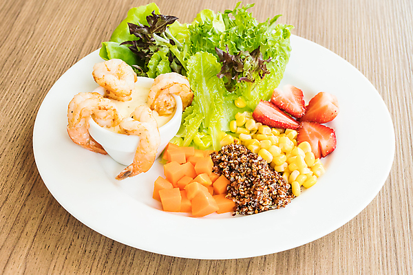 포토 JPG 해외이미지 접시 음식 다이어트 토마토 조개 새우 건강 요리 사람없음 빨간색 초록색 식사 저녁식사 샐러드 흰색 신선 체리 먹기 해산물 후추 아보카도 점심식사 해외포토 식기 컬러 채소 과일 모션 어패류 갑각류 향신료 파일형식 이미지허브