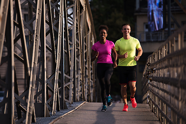 포토 JPG 해외이미지 전신 백인 라이프스타일 커플 여자 남자 행복 흑인 아침 함께함 미소 성인 야외 두명 달리기 조깅 마라톤 달리기선수 성인만 해외포토 주간 서양인 감정 컨셉 관계 모션 표정 사람 경기 생활 운동 육상스포츠 육상선수 파일형식 이미지허브