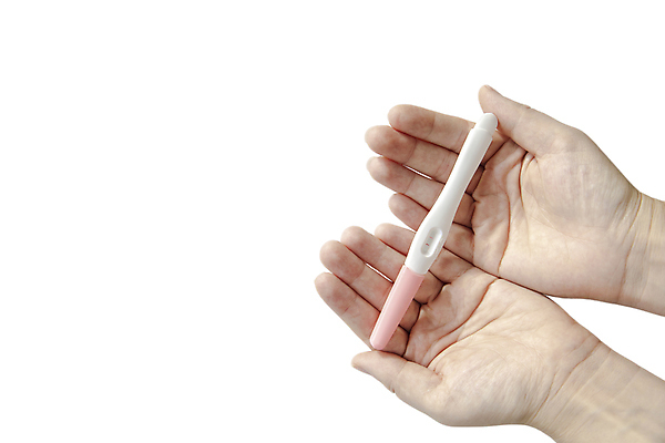 포토 JPG 해외이미지 백인 손 응시 여자 분홍색 백그라운드 컨셉 2 가족 엄마 미래 설계 새로움 주택 실내 건강 사람 성인 사람없음 10대 약 놀람 줄무늬 임산부 임신 흰색 아기 잡기 결과 예측 확인 싱글 태교 긍정 고립 부정적 해외포토 서양인 시선 감정 컬러 무늬 의학 관계 모션 청소년 표정 내부 건물 신체부위 파일형식 이미지허브