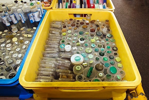 포토 JPG 해외이미지 옷 사람없음 세일 직물 시장 선택 바느질 묘사 무역 테이프 재단 재단사 매각 해외포토 직업 산업 컨셉 문구용품 파일형식 이미지허브