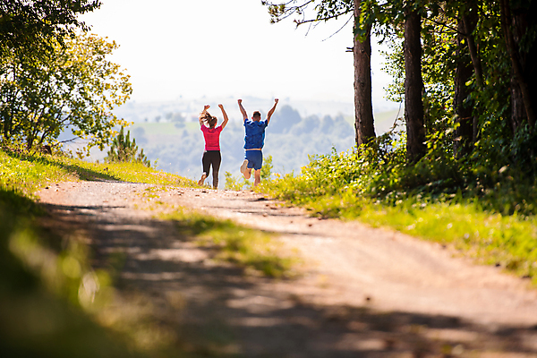 포토 JPG 해외이미지 전신 서양인 라이프스타일 커플 여자 남자 행복 함께함 성인 야외 두명 운동복 달리기 조깅 맑음 마라톤 달리기선수 성인만 해외포토 외국인 옷 감정 컨셉 관계 모션 날씨 사람 경기 생활 운동 육상스포츠 육상선수 파일형식 이미지허브