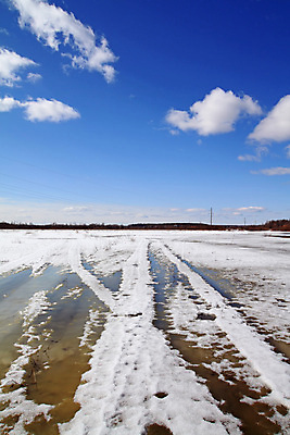 포토 JPG 해외이미지 도로 호수 겨울 자동차 하늘 날씨 풍경 사람없음 물 파란색 강 반사 봄 추위 흰색 시골 위험 홍수 싱크대 옛날 자취 평야 해외포토 자연요소 계절 길 육상교통 컬러 컨셉 교통시설 자연 자연재해 개수대 파일형식 이미지허브