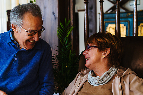 포토 JPG 해외이미지 식물 백인 전통 라이프스타일 커플 여자 노년 남자 행복 안경 결혼 2 가족 관계 결혼식 남편 휴식 아파트 주택 함께함 사랑 서기 미소 성인 두명 방 낭만 시골 아내 은퇴 리빙 내추럴 옛날 조부모 해외포토 서양인 잡화 감정 컨셉 모션 표정 사람 이벤트 건물 생활 파일형식 이미지허브