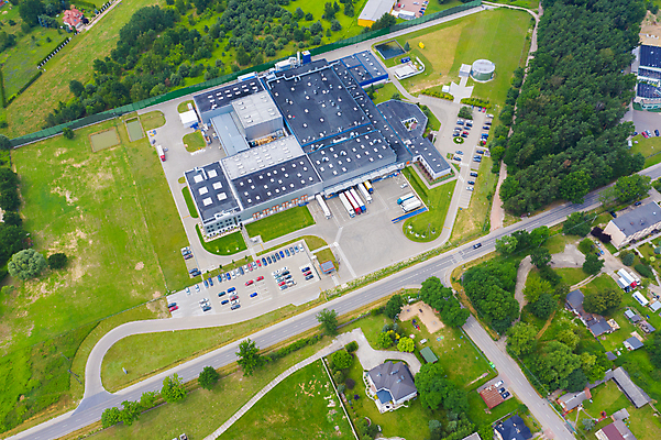 포토 JPG 해외이미지 산업 도로 비즈니스 공장 교통시설 자동차 안테나 사람없음 건물 화물 상품 컨테이너 창고 상업 수납 짐차 무거움 트레일러 물류 드론 분배 수입 조감도 해외포토 건축물 길 육상교통 교통 통신 공업 운송업 무게 시설 파일형식 이미지허브