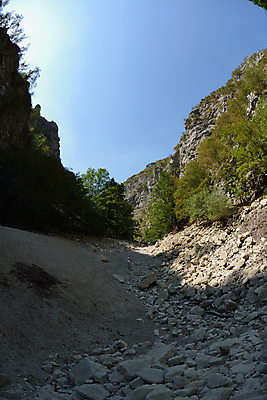 포토 JPG 해외이미지 나무 여행 백그라운드 자연 하늘 산 건조 풍경 사람없음 야외 초록색 물 여름 파란색 강 갈색 환경 바위 침대 뜨거움 변화 숲 땅 먼지 장면 진흙 가뭄 내추럴 땅바닥 어안 재앙 해외포토 자연요소 식물 계절 컬러 가구 컨셉 날씨 바닥 생태계 파일형식 이미지허브