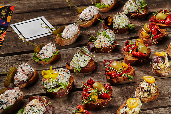 포토 JPG 해외이미지 조각 사람없음 이탈리아음식 애피타이저 토핑 나무탁자 브루스케타 해외포토 음식 탁자 서양음식 파일형식 이미지허브