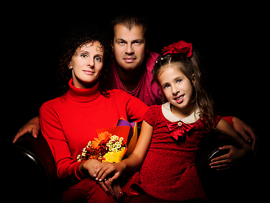 포토 JPG 해외이미지 백인 라이프스타일 응시 여자 남자 행복 아들 얼굴 어린이 2 가족 엄마 주택 함께함 실내 사랑 미소 사람 소년 성인 야외 10대 세명 금발 흰색 돌봄 옛날 해외포토 서양인 헤어스타일 시선 감정 컬러 컨셉 관계 모션 청소년 표정 내부 건물 생활 신체부위 파일형식 이미지허브