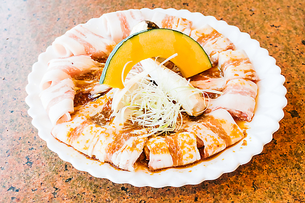 포토 JPG 해외이미지 전통 음식 백그라운드 재료 육류 돼지고기 요리 사람없음 식사 흰색 신선 맛 아침식사 햄 날것 슬라이스 롤 베이컨 훈제 맛있는 해외포토 컬러 컨셉 식재료 파일형식 이미지허브