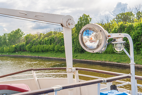 포토 JPG 해외이미지 라이프스타일 스포츠 바다 여행 요트 비즈니스 교통시설 휴가 항해 사람 앉기 사람없음 물 친구 맑음 원형 보트 고급 크루즈 갑판 활 함선 네비게이션 드론 떠남 바하마 해외포토 자연요소 도형 교통 컨셉 배_교통 관계 모션 날씨 생활 시설 파일형식 이미지허브