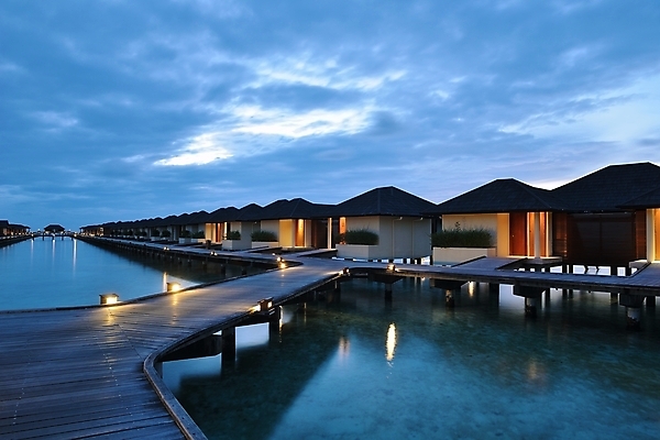 포토 JPG 해외이미지 주간 하늘 조명 해변 사람없음 야외 빌라 해안도시 부둣가 해외포토 자연요소 바다 주택 항구 도시 파일형식 이미지허브