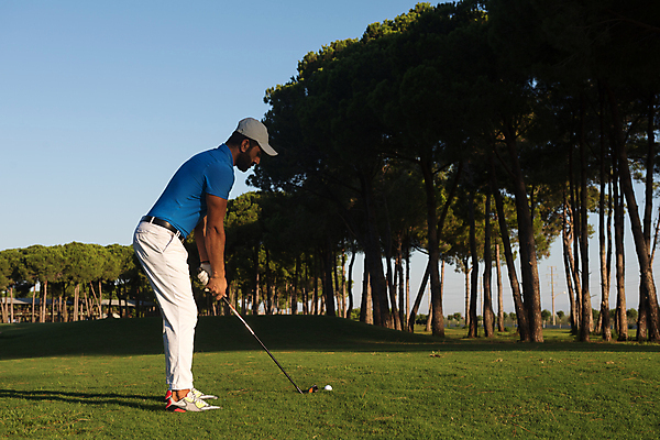 포토 JPG 해외이미지 주간 전신 남자 골프 한명 서기 들기 성인 야외 옆모습 골프채 골퍼 골프웨어 준비자세 성인남자한명만 해외포토 자연요소 1 옷 뷰포인트 포즈 모션 운동선수 골프용품 사람 구기 준비 남자한명만 성인남자만 파일형식 이미지허브